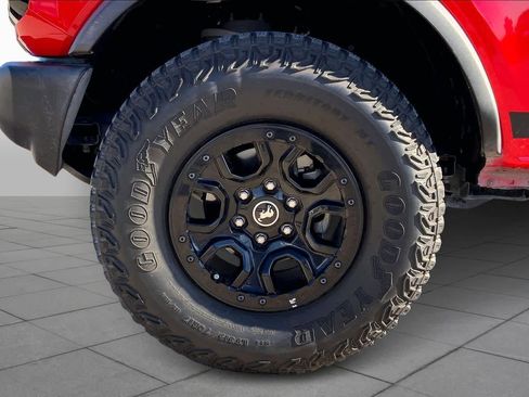 Used 2022 Ford Bronco Wildtrak image 36