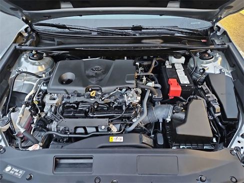 Used 2024 Toyota Camry SE image 28