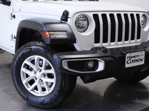 Used 2023 Jeep Gladiator Sport AWD/4WD image 41