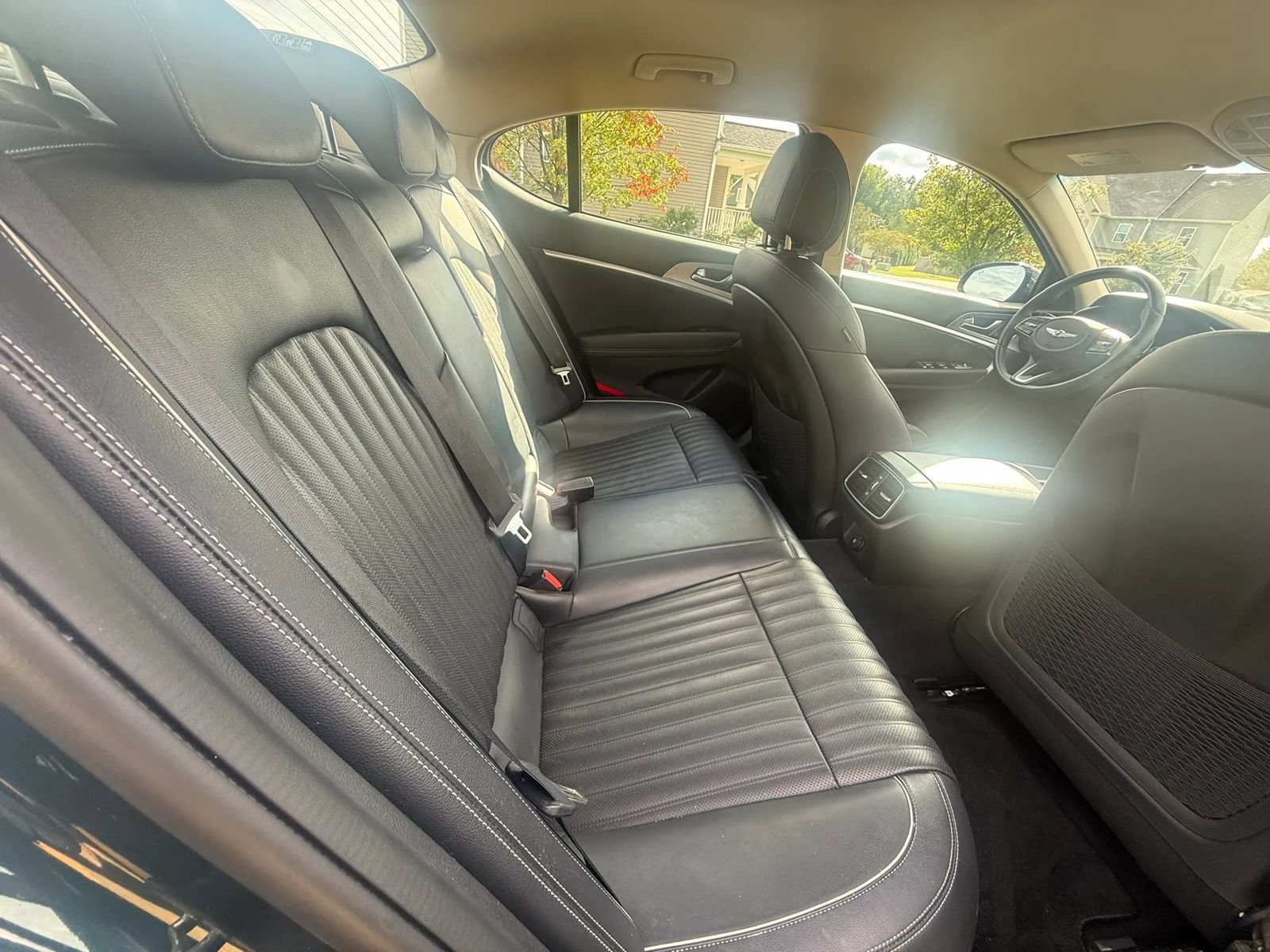 Used 2022 Genesis G70 3.3T RWD image 34