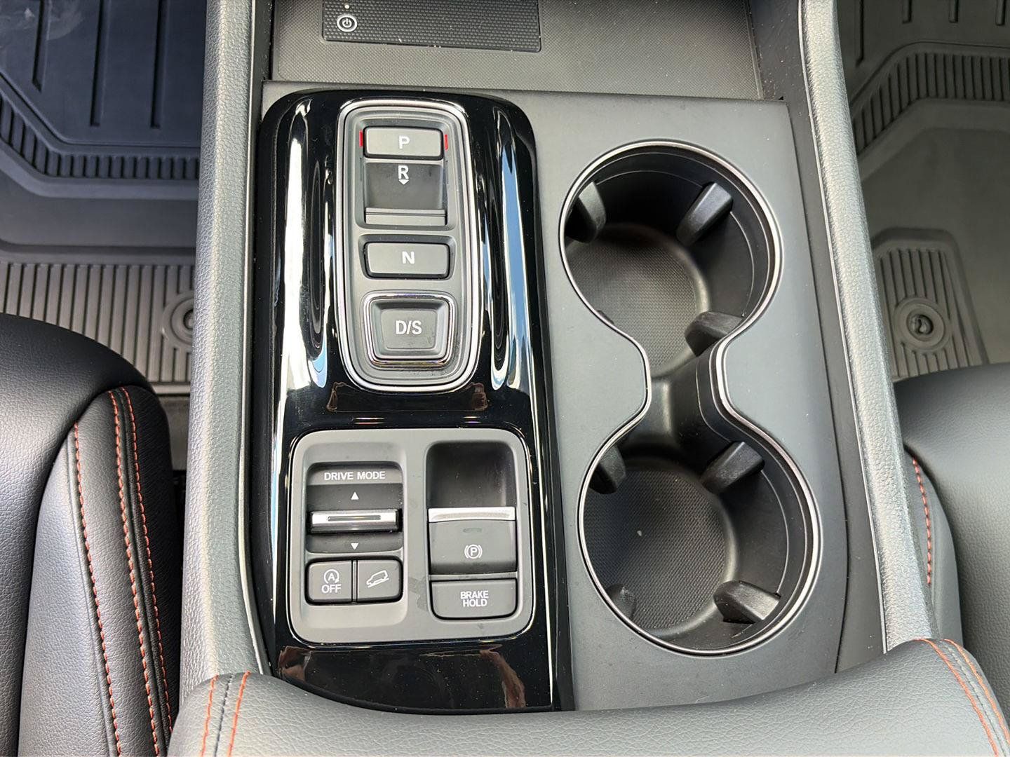 Used 2025 Honda Pilot TrailSport image 12