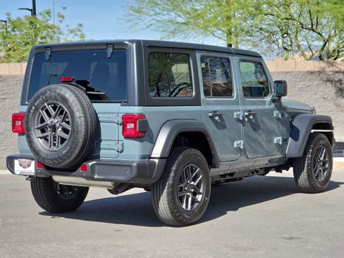 Used 2024 Jeep Wrangler Sport S image 9