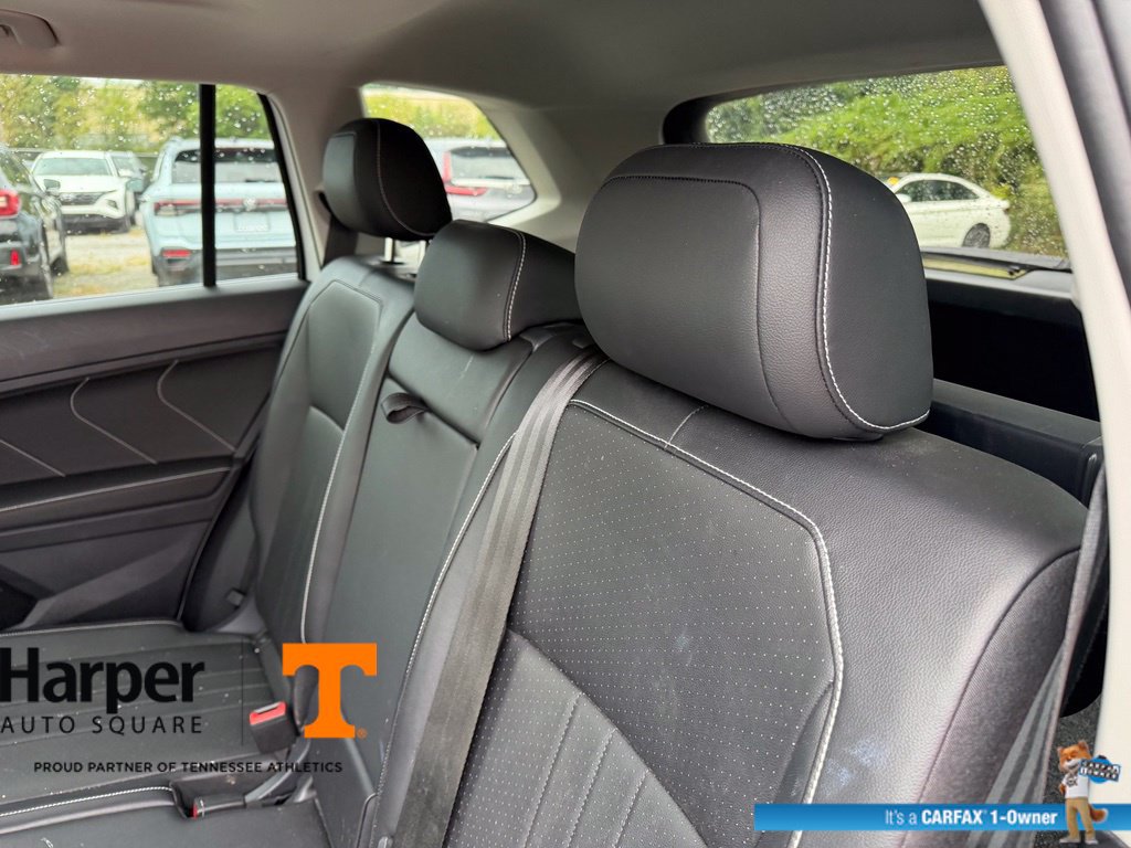 Used 2024 Volkswagen Tiguan SE w/ Panoramic Sunroof Package AWD/4WD image 9