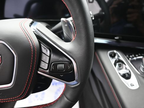 Used 2024 Chevrolet Corvette Stingray Premium Conv w/ Z51 Performance Package RWD image 16