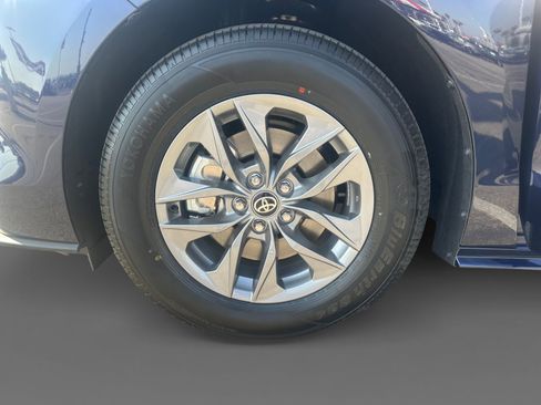 New 2026 Toyota Sienna XLE FWD image 14