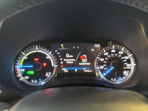Used 2023 Toyota Highlander XLE FWD image 24