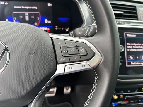 Certified 2023 Volkswagen Tiguan SE R-Line AWD/4WD image 19