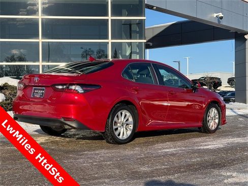 Used 2023 Toyota Camry LE image 3