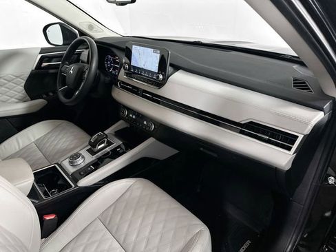 Used 2023 Mitsubishi Outlander SEL AWD/4WD image 29