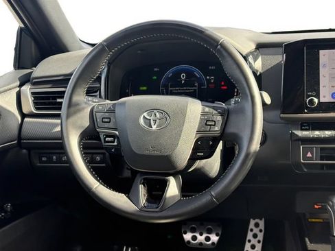 Certified 2025 Toyota Camry SE FWD image 15