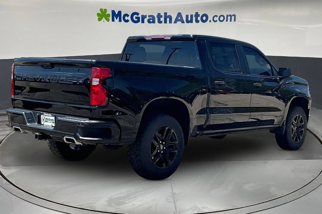 Used 2023 Chevrolet Silverado 1500 Custom Trail Boss w/ LPO, Dark Essentials Package AWD/4WD image 7