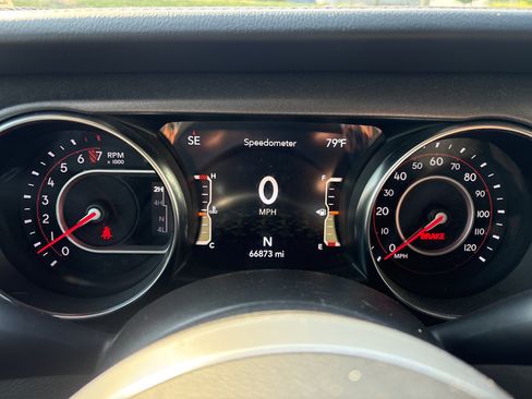 Used 2022 Jeep Gladiator Mojave AWD/4WD image 23