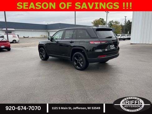 New 2025 Jeep Grand Cherokee Limited w/ Luxury Tech Group II image 16