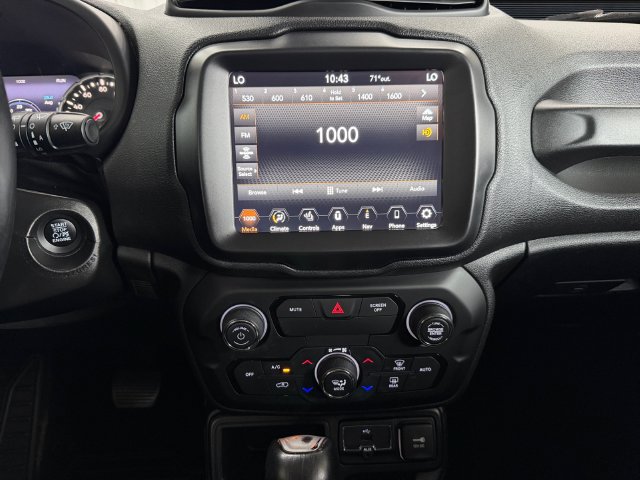 Used 2018 Jeep Renegade Limited w/ UConnect 8.4 Nav Group FWD image 11