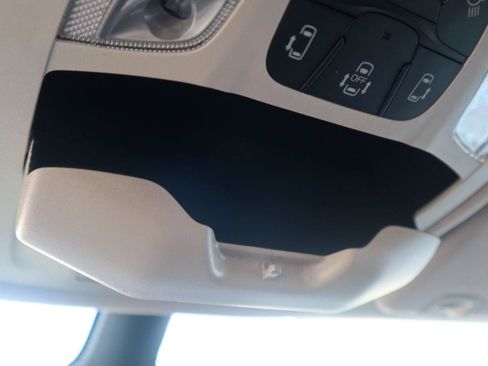 Used 2023 Chrysler Voyager LX FWD image 85