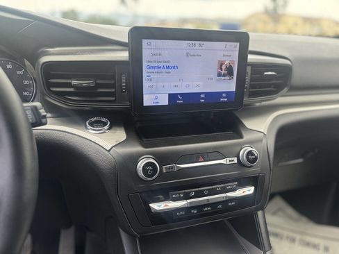 Used 2020 Ford Explorer XLT image 25