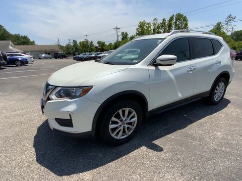 Used 2018 Nissan Rogue SV AWD/4WD image 4