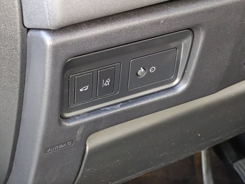 Used 2019 Land Rover Discovery Sport HSE AWD/4WD image 16