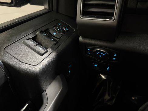 Used 2019 Ford F150 XLT w/ Equipment Group 302A Luxury image 6