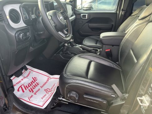 Used 2024 Jeep Gladiator Sport image 10