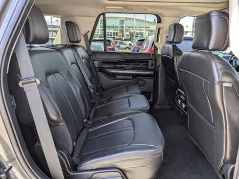 Used 2018 Ford Expedition Platinum RWD image 21