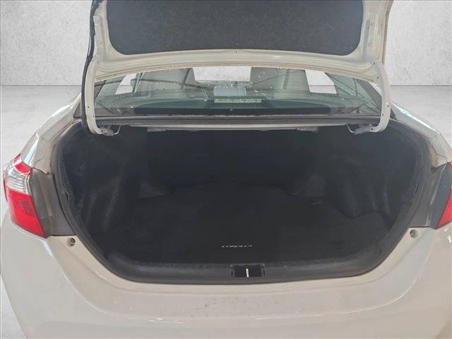 Used 2015 Toyota Corolla LE FWD image 6