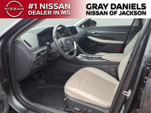 Used 2023 Hyundai Sonata Limited w/ Preferred Accessory Package FWD image 24