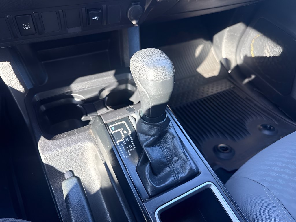 Used 2022 Toyota Tacoma SR RWD image 15