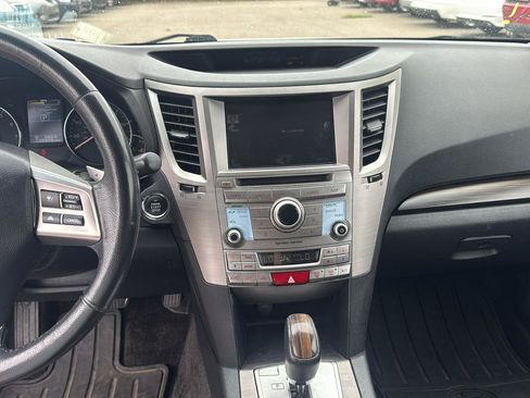 Used 2014 Subaru Outback 2.5i Limited AWD/4WD image 10