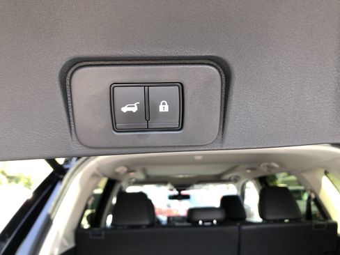 New 2026 Nissan Rogue Platinum w/ Platinum Premium Package image 18