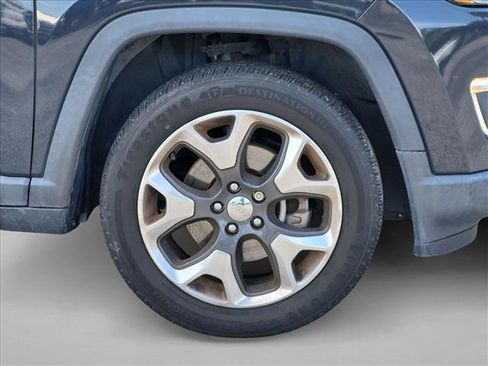 Used 2018 Jeep Compass Limited AWD/4WD image 5
