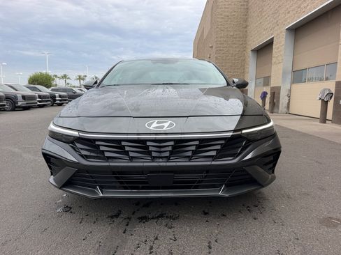 Used 2024 Hyundai Elantra SEL w/ Convenience Package FWD image 22