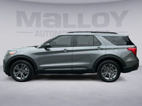 Used 2021 Ford Explorer XLT w/ Equipment Group 202A AWD/4WD image 2