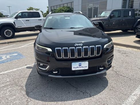 Used 2019 Jeep Cherokee Overland AWD/4WD image 9