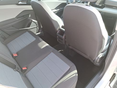Certified 2025 Volkswagen Taos S AWD/4WD image 11