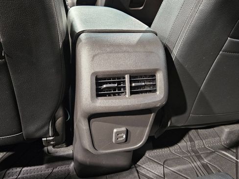 Used 2022 Chevrolet Equinox LT FWD image 37