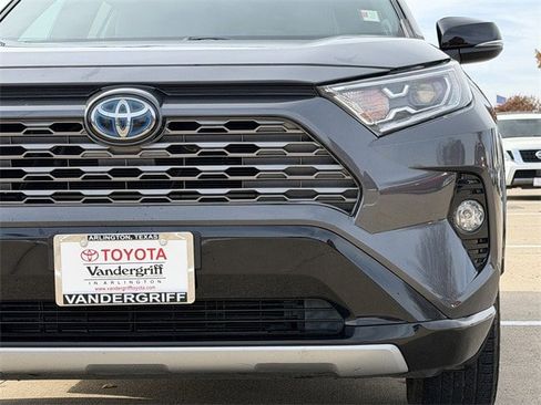 Certified 2019 Toyota RAV4 XSE image 9