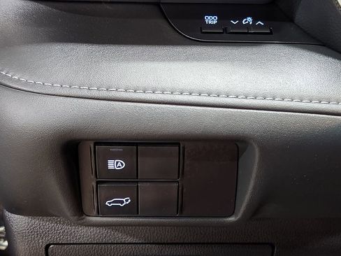 Used 2022 Toyota Highlander XLE FWD image 42