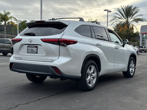 Certified 2023 Toyota Highlander L image 13