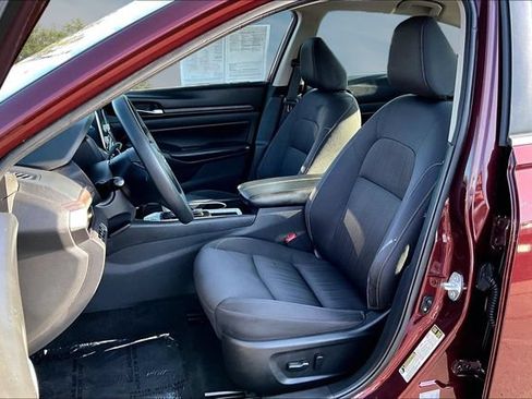 Certified 2024 Nissan Altima 2.5 SV FWD image 20