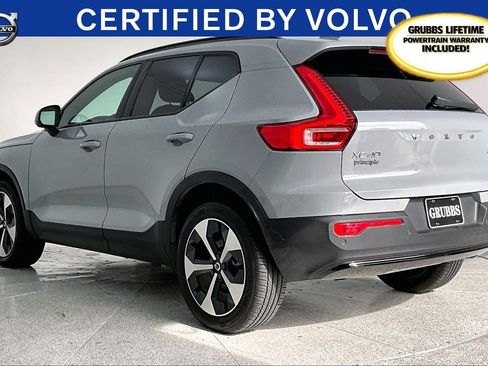 Used 2024 Volvo XC40 B5 Core image 16