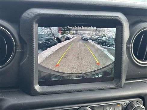 Certified 2020 Jeep Wrangler Unlimited Sahara image 39