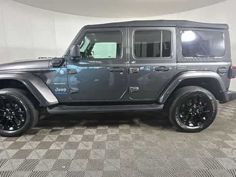 Used 2023 Jeep Wrangler Unlimited Sahara w/ Cold Weather Group AWD/4WD image 5