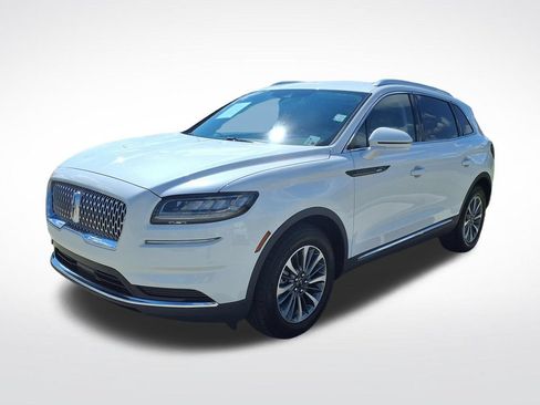 Used 2022 Lincoln Nautilus FWD w/ Premium Package image 3