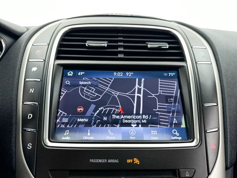 Used 2019 Lincoln Nautilus Reserve FWD image 21