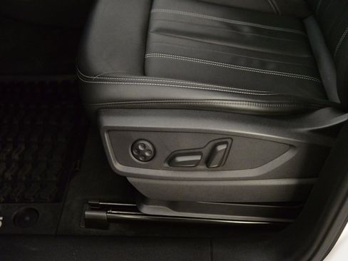 Certified 2025 Audi Q5 Premium w/ Convenience Plus Package image 28