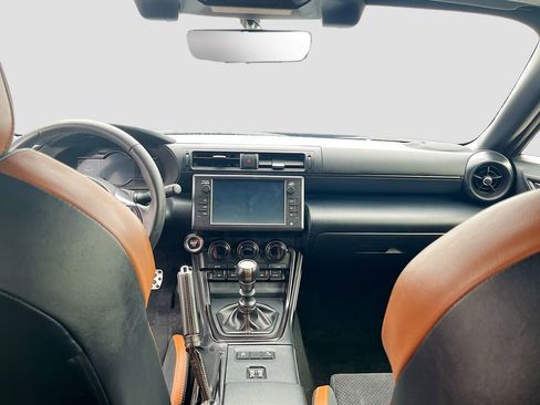 Used 2025 Toyota GR86 Hakone Edition RWD image 21