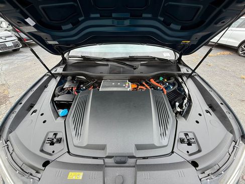 Used 2021 Audi e-tron Premium Plus w/ Premium Plus Package image 26