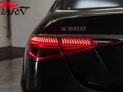 Used 2022 Mercedes-Benz S 500 4MATIC w/ 3D Technology Package image 11