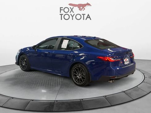 Used 2025 Toyota Camry SE w/ Convenience Package FWD image 4